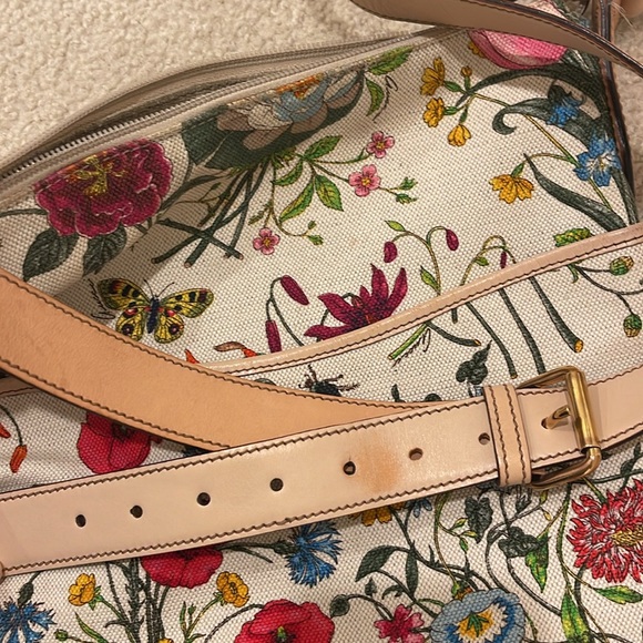 Gucci Zip Messenger Bag Flora Canvas with Perforated Leather Medium - Picture 10 of 12